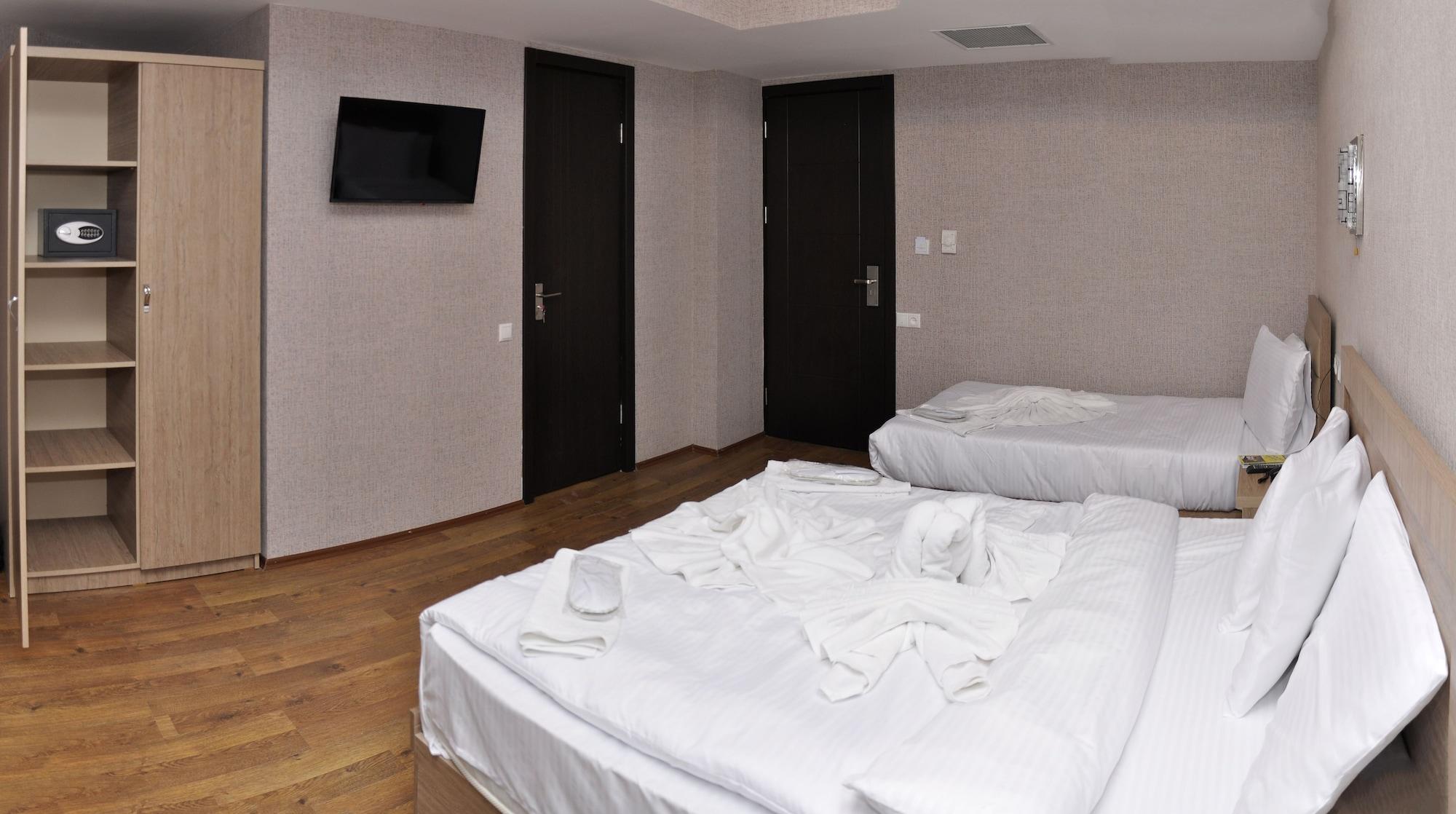 L Plaza Hotel Tbilisi Zewnętrze zdjęcie