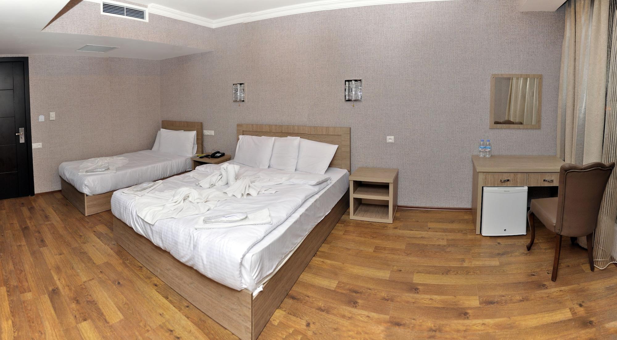 L Plaza Hotel Tbilisi Zewnętrze zdjęcie