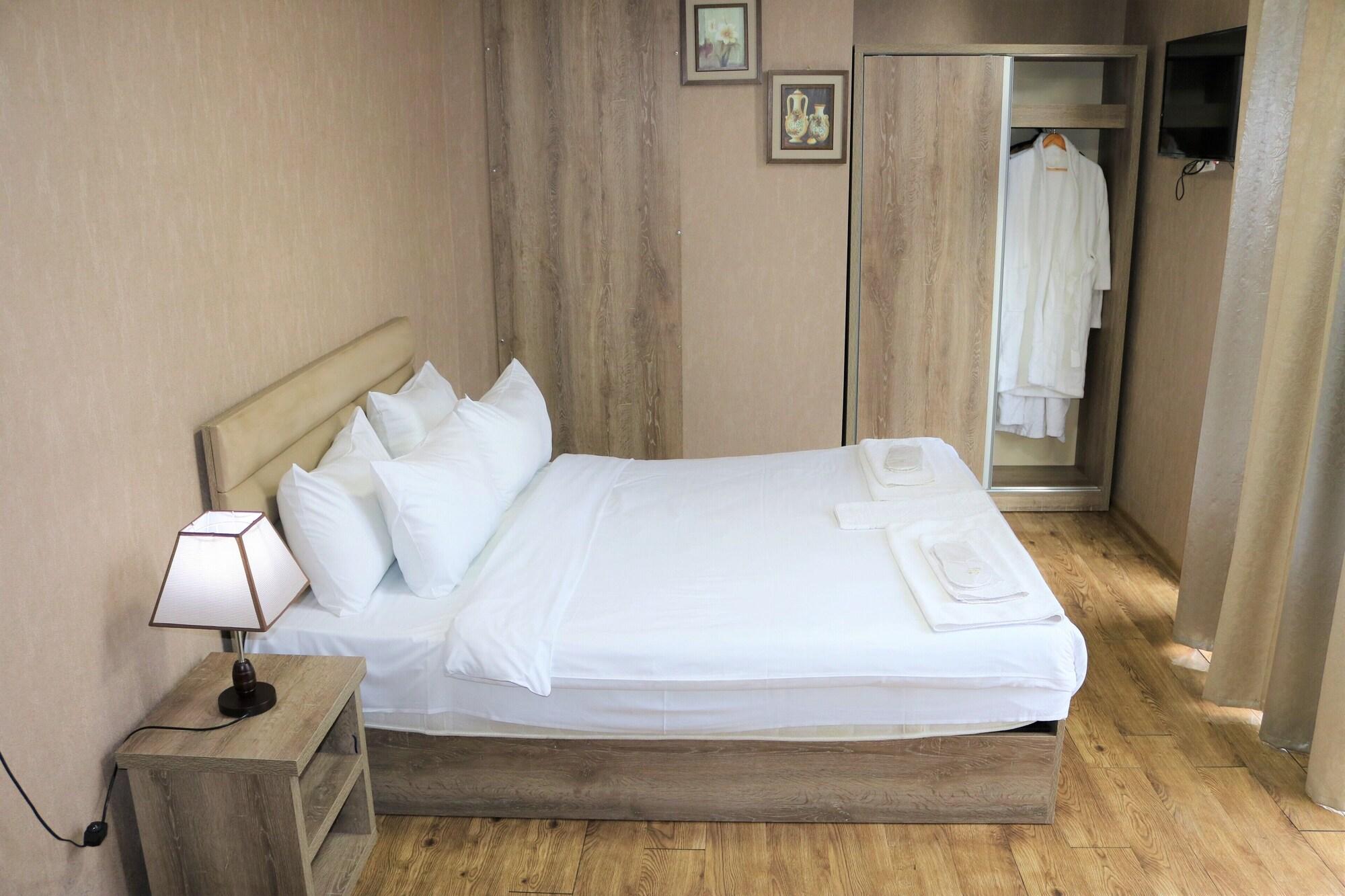 L Plaza Hotel Tbilisi Zewnętrze zdjęcie