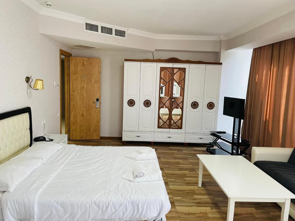 L Plaza Hotel Tbilisi Zewnętrze zdjęcie