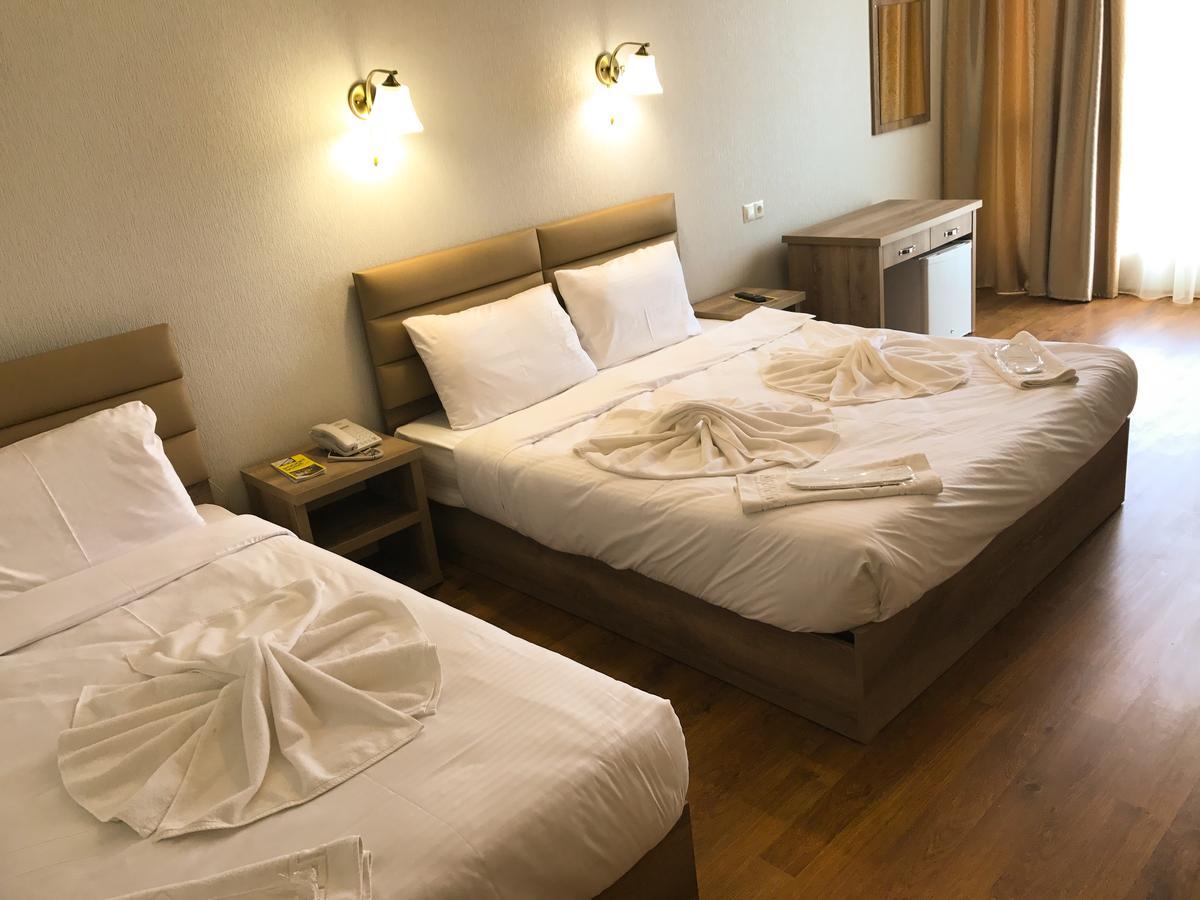 L Plaza Hotel Tbilisi Zewnętrze zdjęcie
