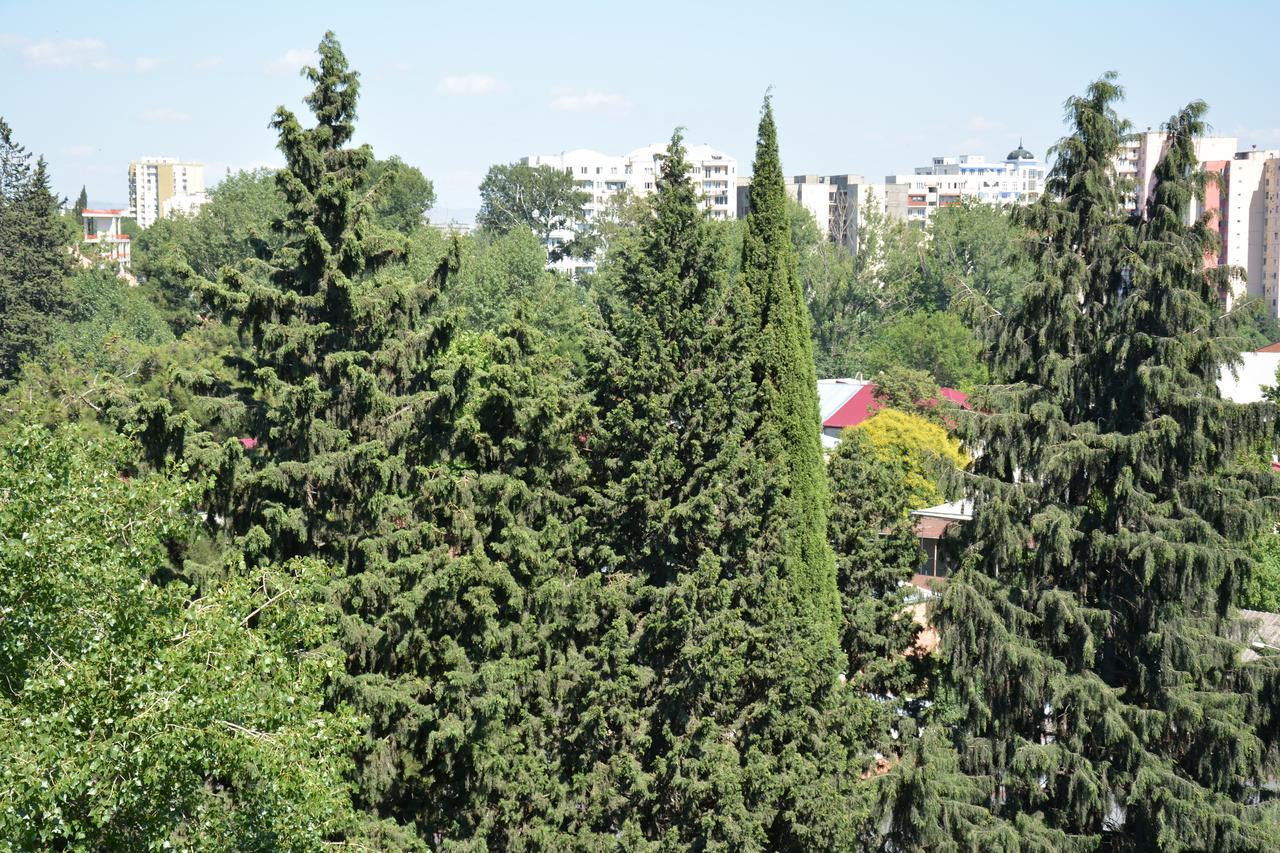 L Plaza Hotel Tbilisi Zewnętrze zdjęcie