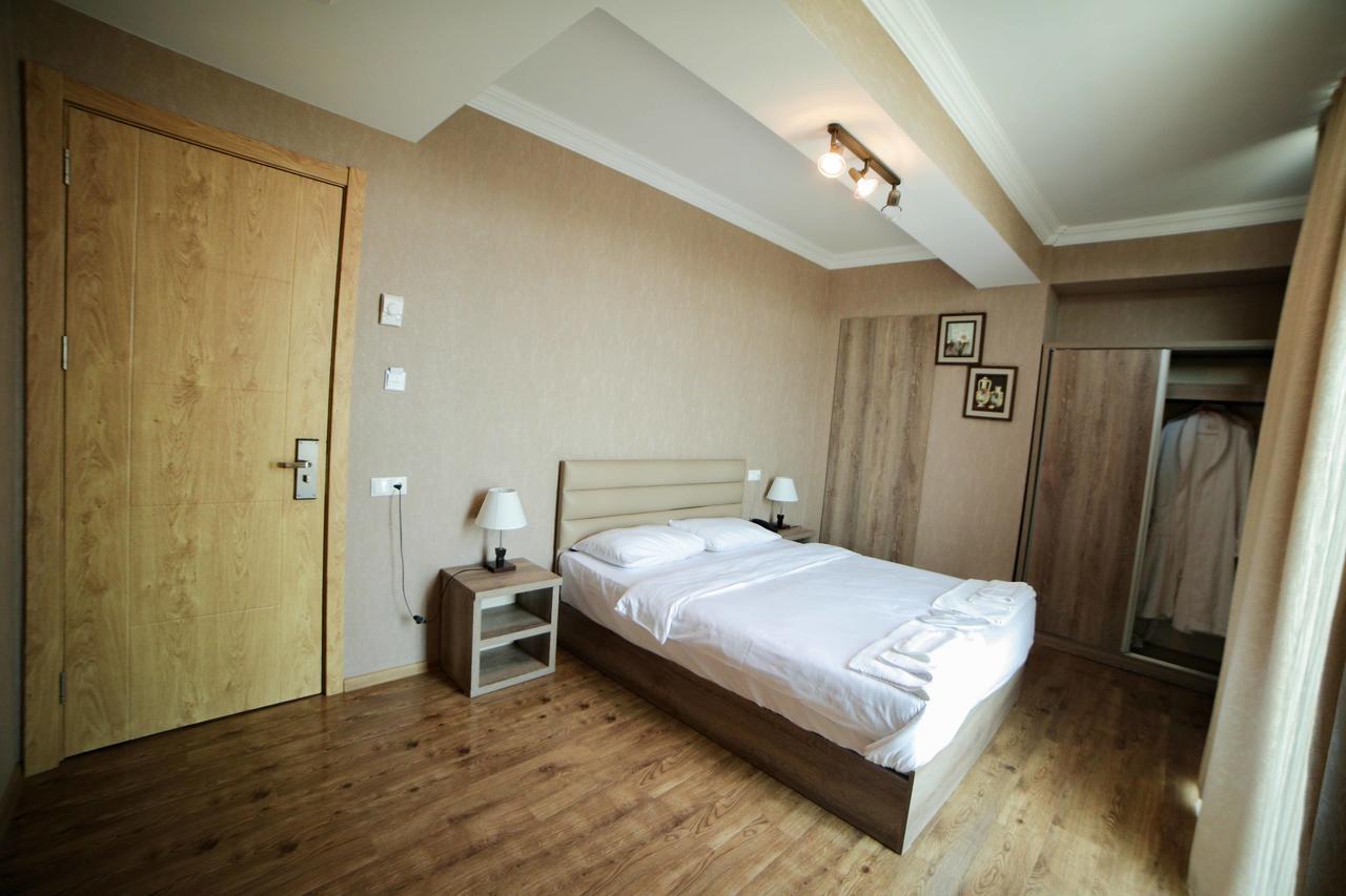 L Plaza Hotel Tbilisi Zewnętrze zdjęcie