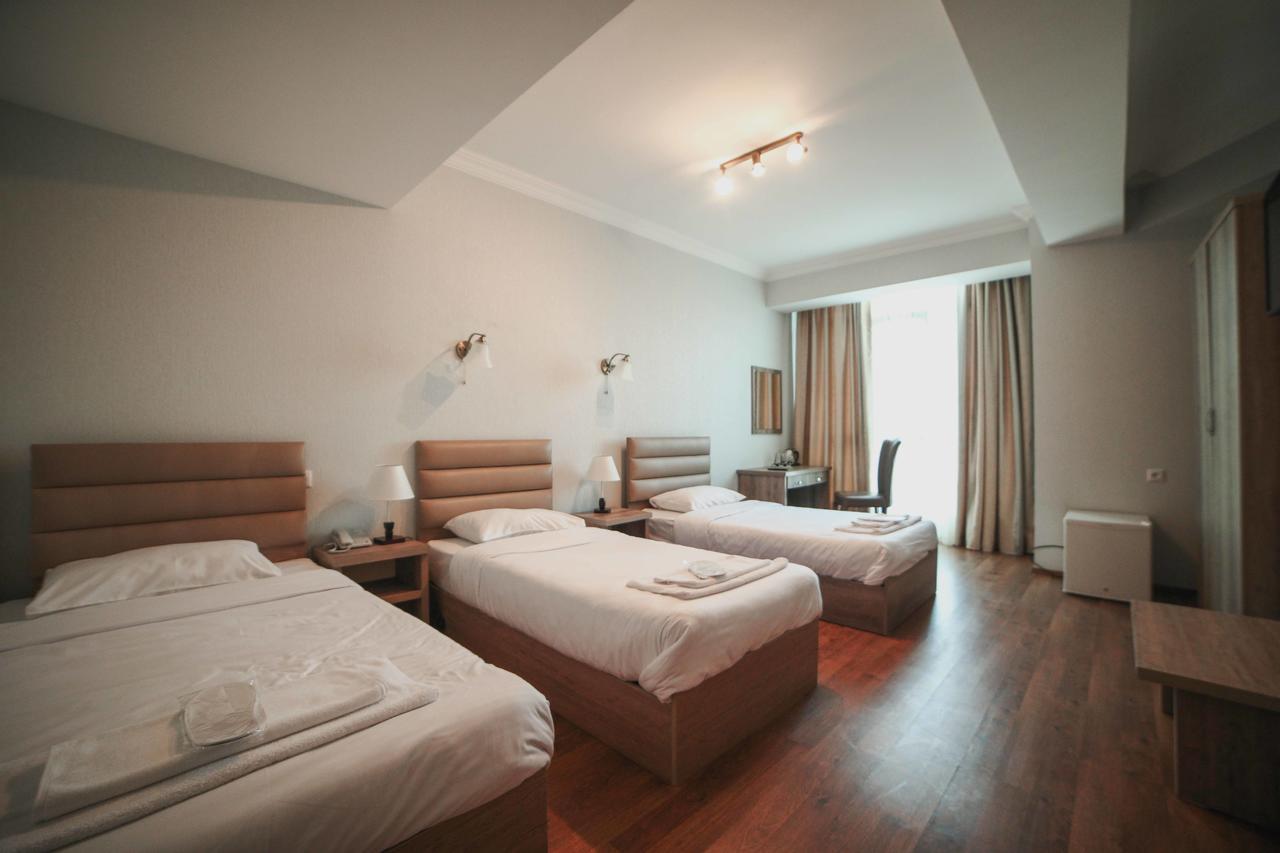 L Plaza Hotel Tbilisi Zewnętrze zdjęcie