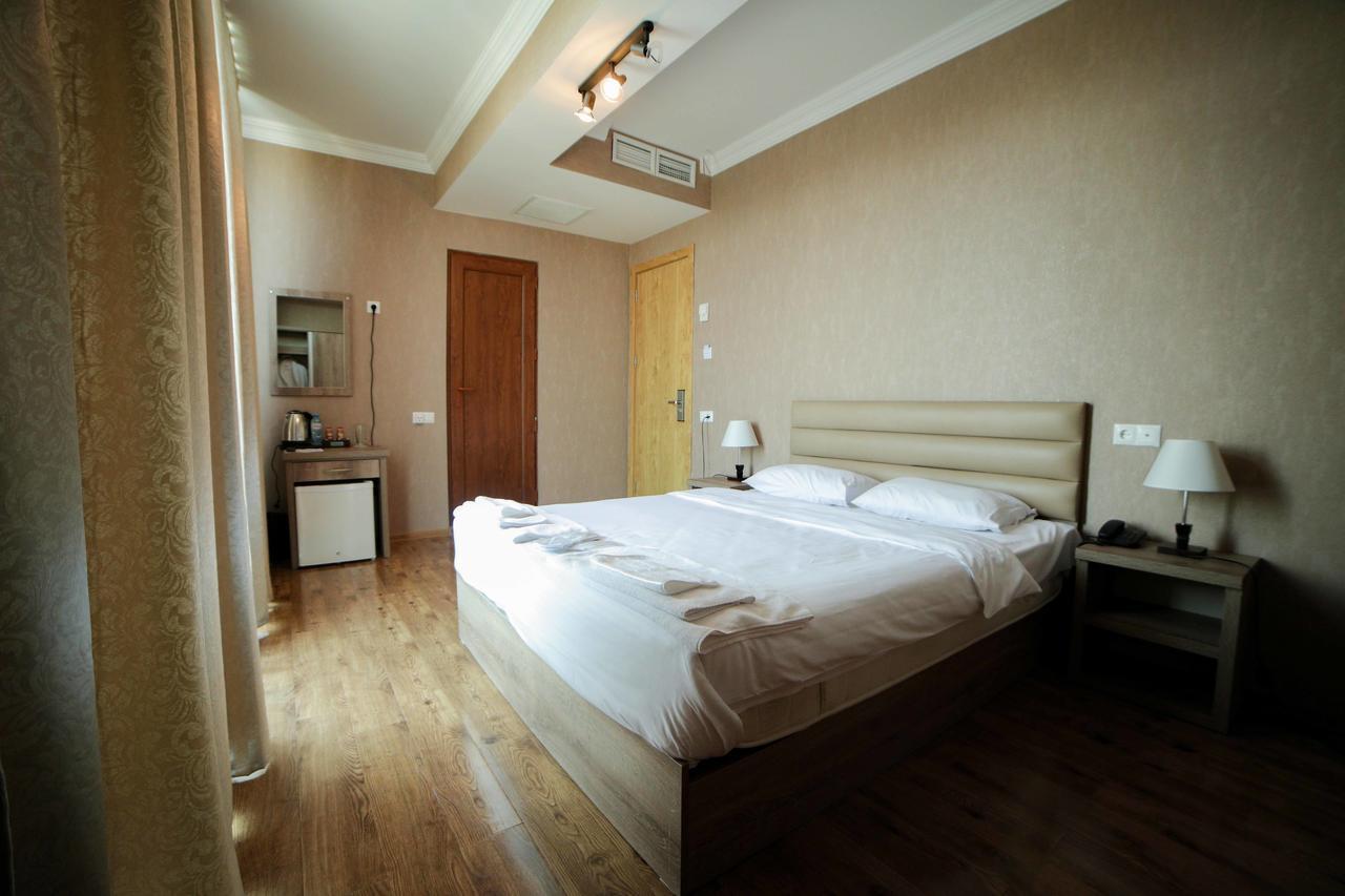 L Plaza Hotel Tbilisi Zewnętrze zdjęcie
