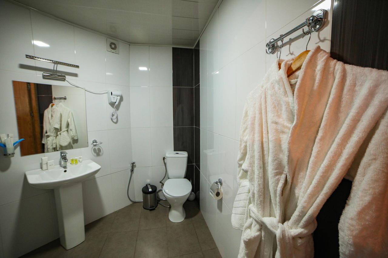 L Plaza Hotel Tbilisi Zewnętrze zdjęcie