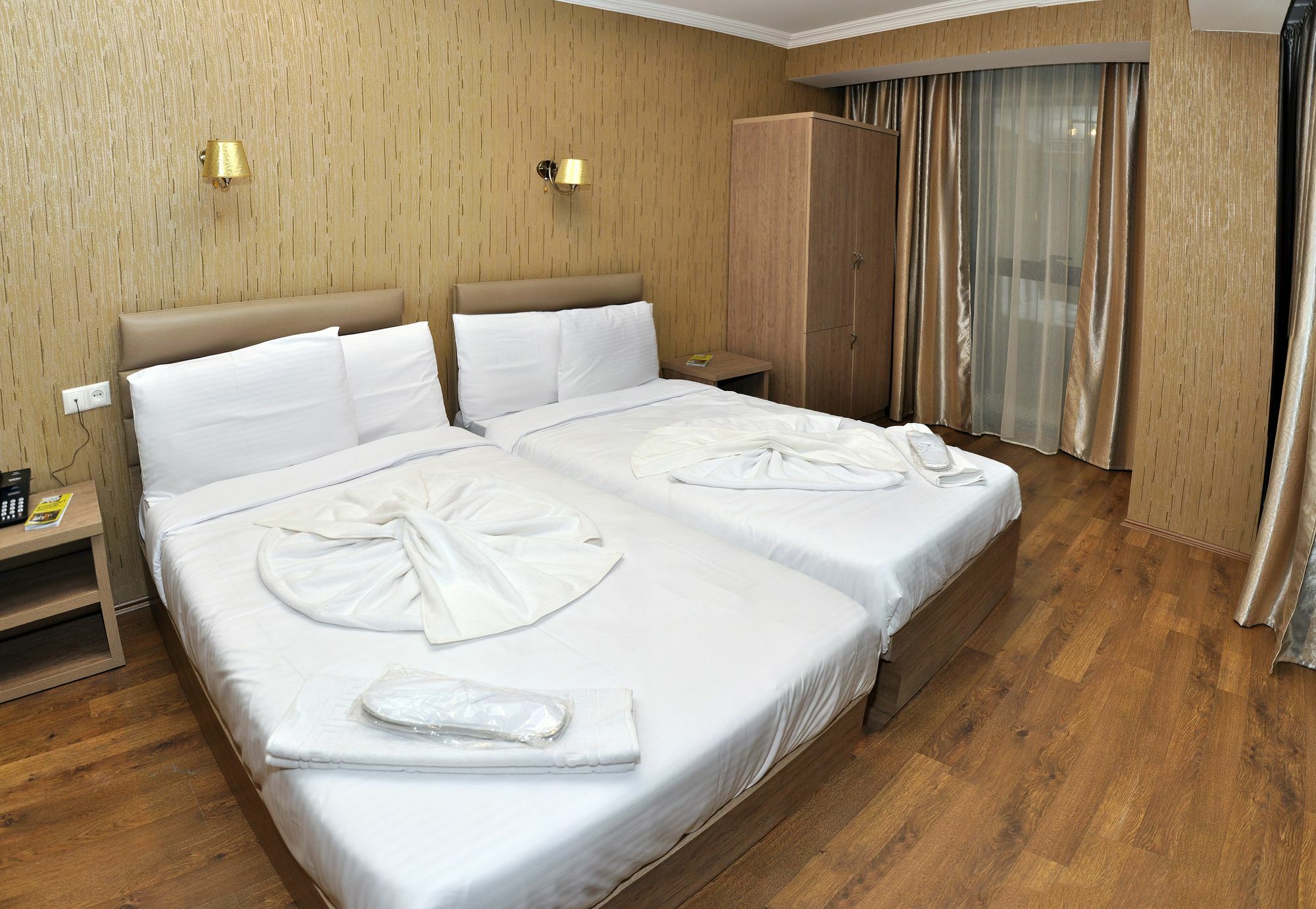 L Plaza Hotel Tbilisi Zewnętrze zdjęcie
